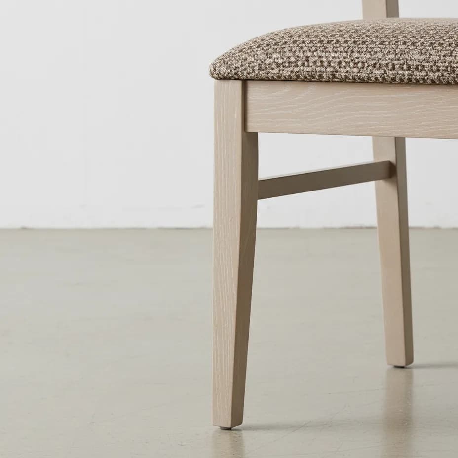 penwood furniture stanford chair medium close up