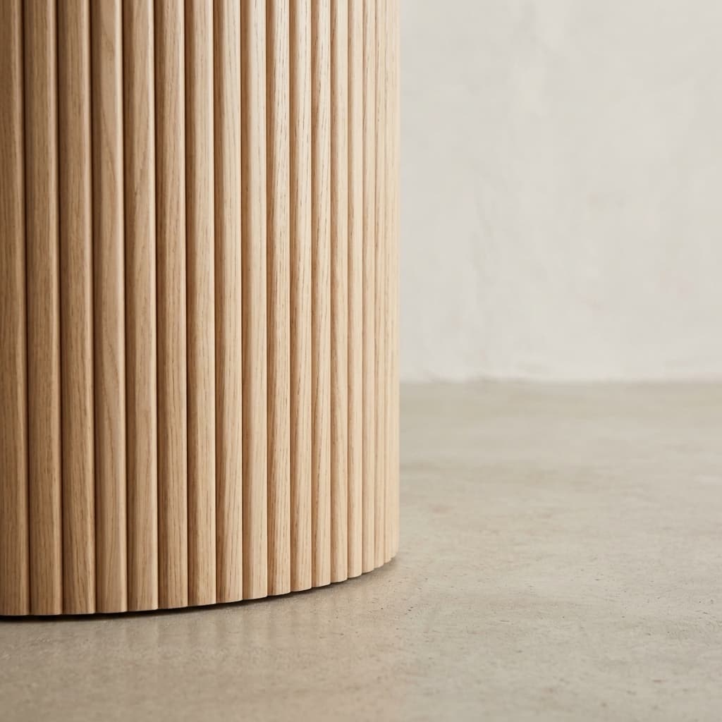 Willow table, wood grain close-up
